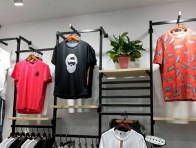 男生买衣服的品牌店铺有哪些？如何挑选合适的款式和尺码？